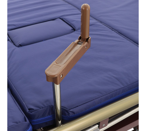 Кровать механическая YG-6 (ММ-2624Н-06/2124Н-04) ЛДСП с туалетным устройством и судном с крышкой, функцией «кардиокресло», в комплекте с матрасом