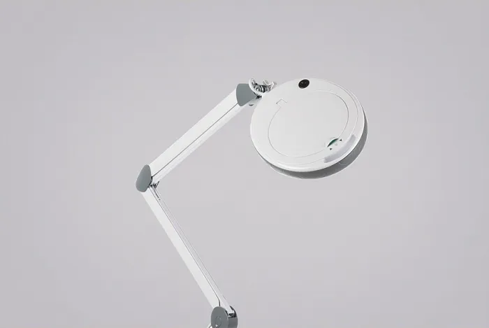 Лампа лупа ЛЛ-3 Атисмед на струбцине, косметологическая регулируемая